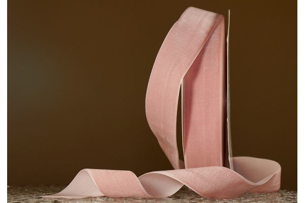 Стрічка оксамитова (велюр) 4,0 см, пудровий (№39) (1 рулон) (27м) Стрічка оксамитова (велюр) 4,0 см, пудровий (№39) (1 рулон) (27м)