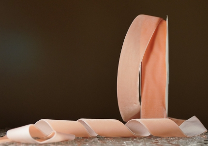 Стрічка оксамитова (велюр) 4,0 см, персиковий (№C09) (1 рулон) (27м)