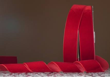 Стрічка оксамитова (велюр) 4,0 см, червоний (№C23) (1 рулон) (27м) Стрічка оксамитова (велюр) 4,0 см, червоний (№C23) (1 рулон) (27м)