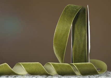 Стрічка оксамитова (велюр) 4,0 см, жовто-зелений (№C56) (1 рулон) (27м) Стрічка оксамитова (велюр) 4,0 см, жовто-зелений (№C56) (1 рулон) (27м)